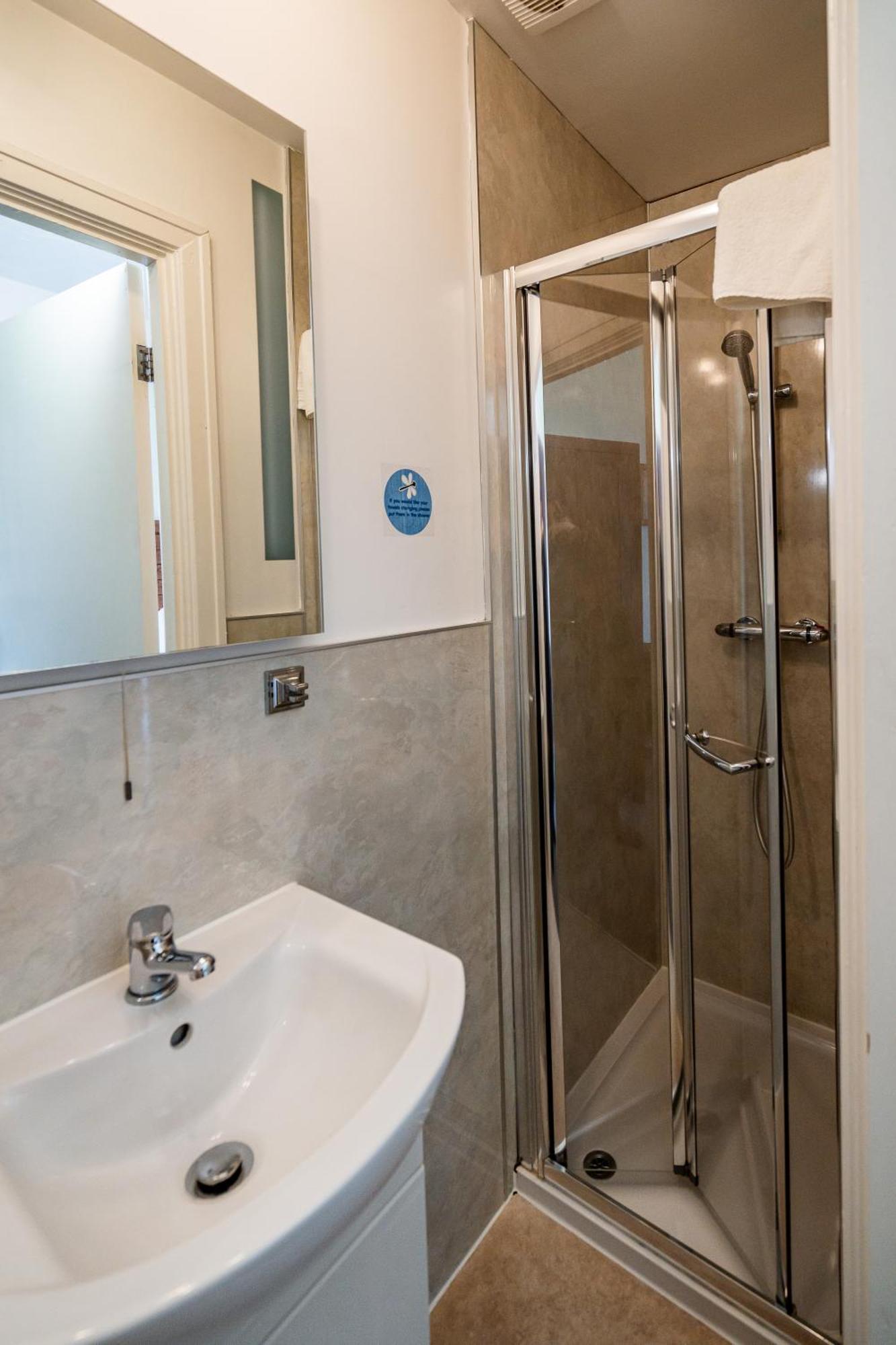 The Lodge Harrogate Extérieur photo